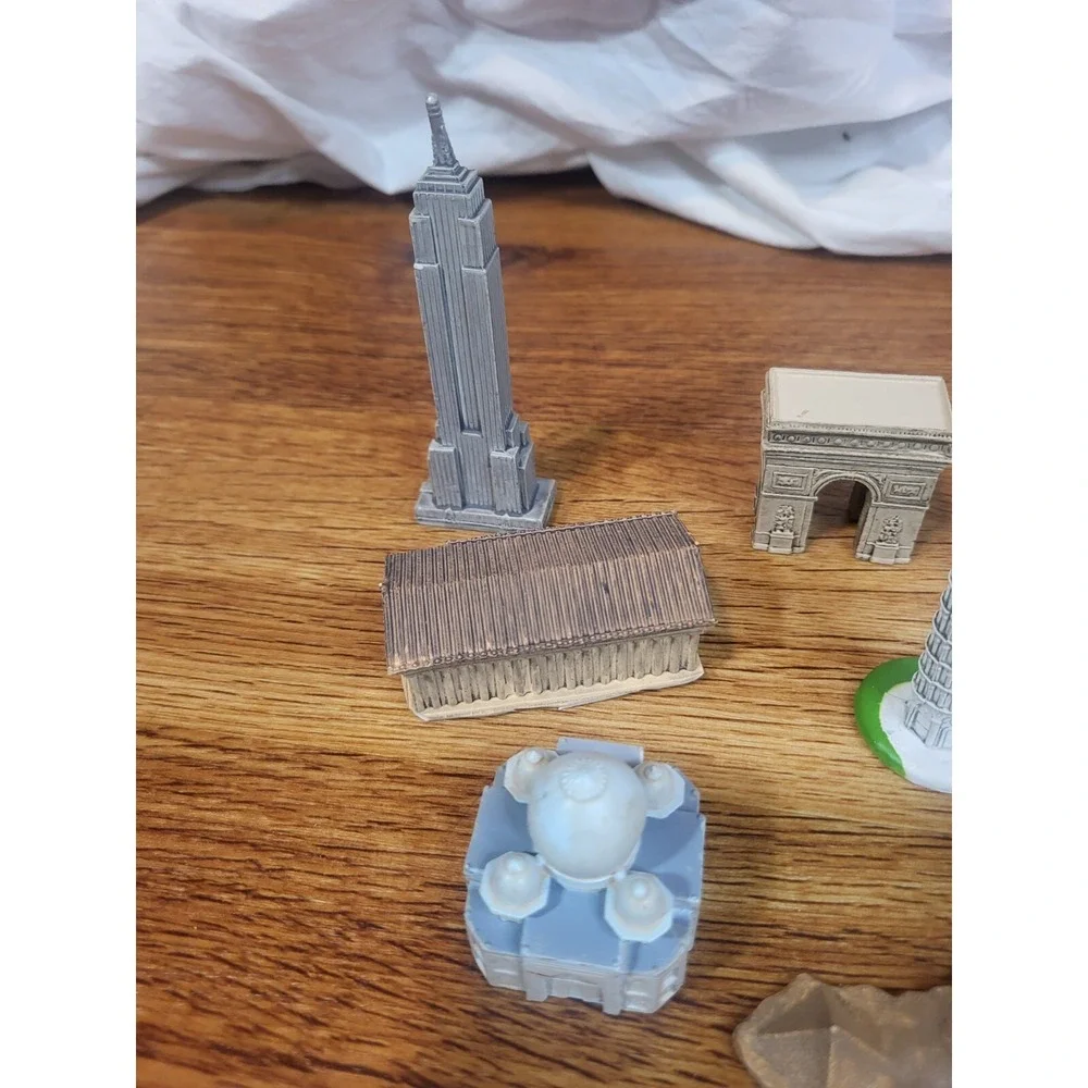 Lot Of 8 Safari Ltd Wonders Of‎ The World Miniatures